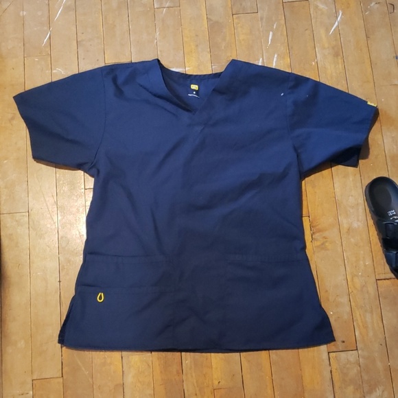 Wonder wink scrub top - Picture 1 of 2